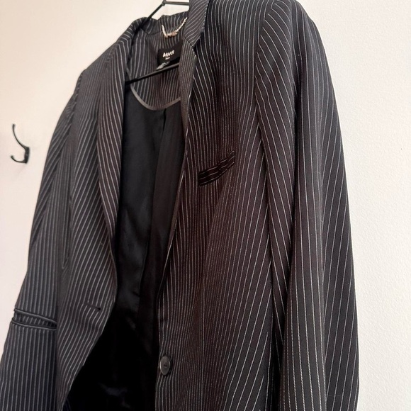 MANGO MNG Women’s Pinstripe Black Blazer Suit Jacket Medium - Picture 6 of 8